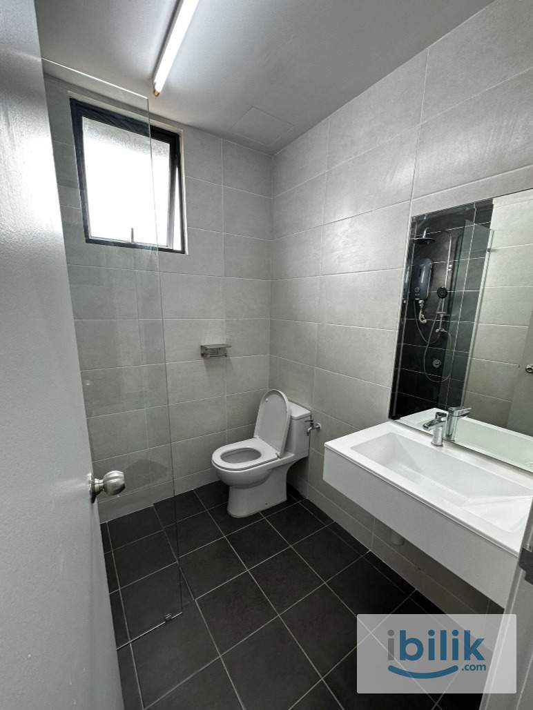Pv9 Master/ Medium Room available, Mix gender/ female unit - Image 4