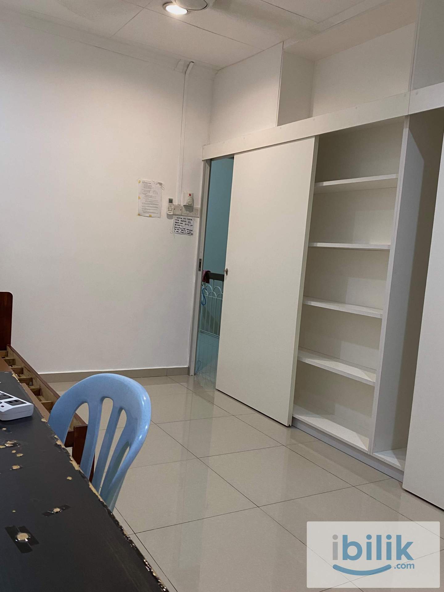 Middle room - Image 1