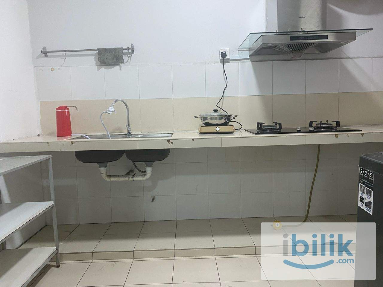 PACIFIC PLACE SINGLE FEMALE ROOM FULLY FURNISHED LRT STATION  - Image 5