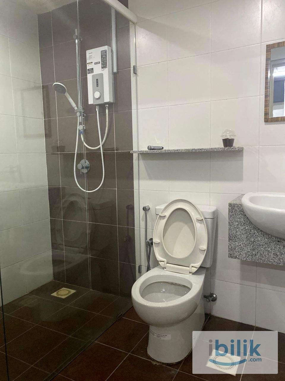 PACIFIC PLACE SINGLE ROOM MIX GENDER FULLY FURNISHED  - Image 4