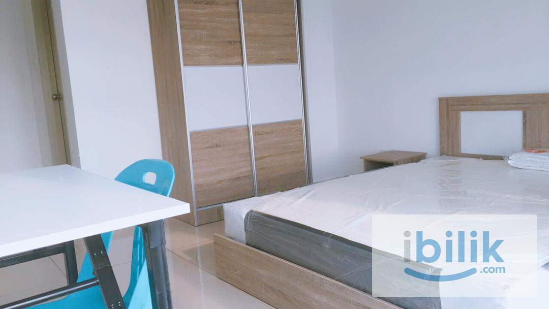 PACIFIC PLACE MASTER BEDROOM FULLY FURNISHED LRT STATION  - Image 2