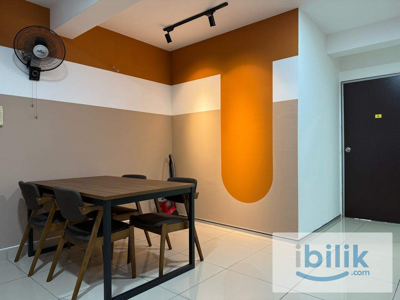PACIFIC PLACE BALCONY MEDIUM ROOM FULLY FURNISHED LRT STATION - Image 5