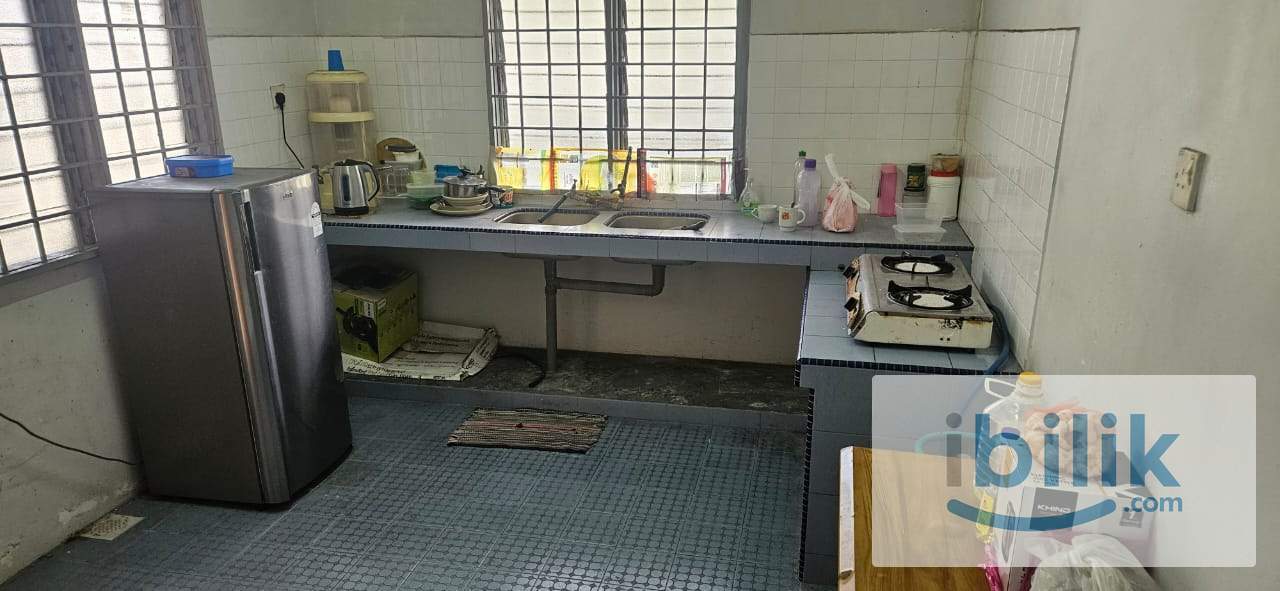 Medium/Intermediate Room @ Taman Labu Jaya, Seremban. Just next to Seremban Town. - Image 3