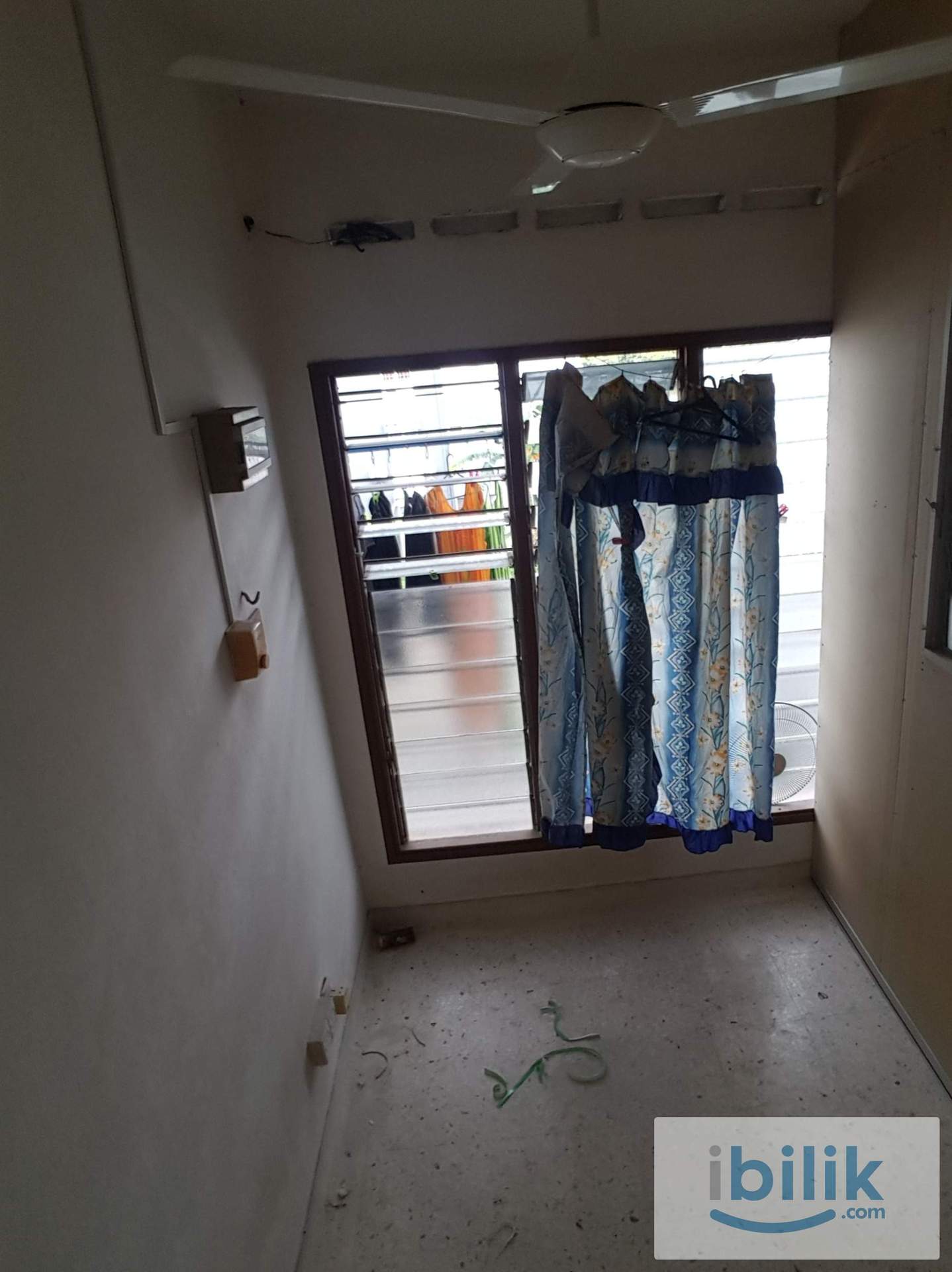 small medium room - Image 1