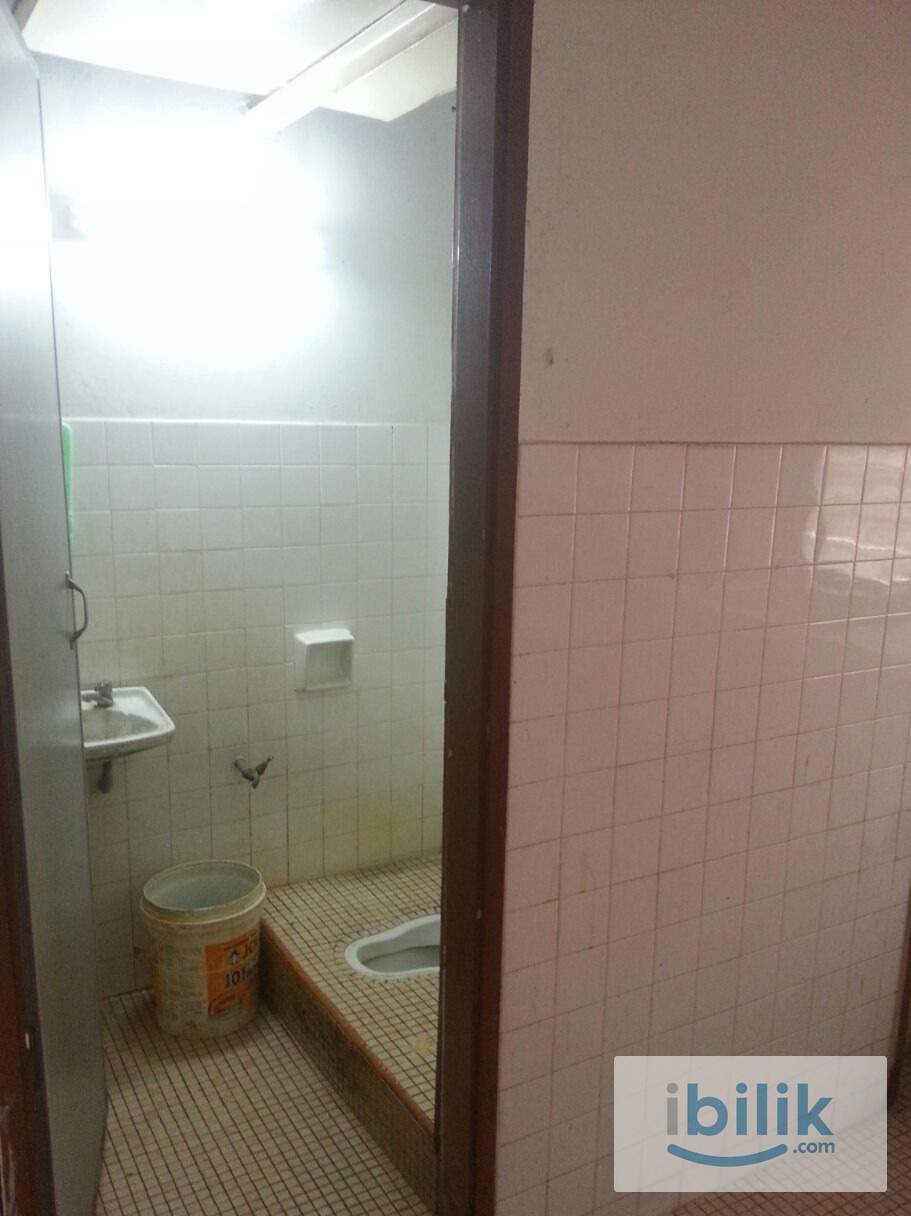 small medium room - Image 3