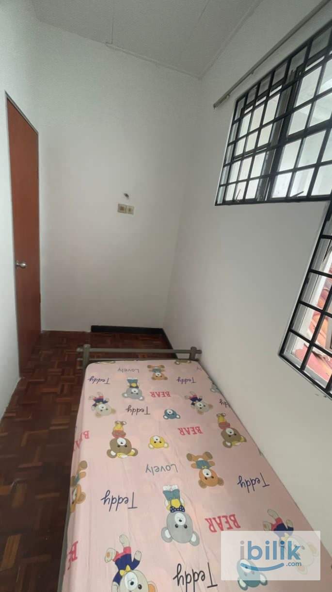 small room - Image 1