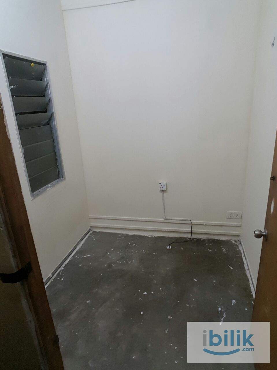 small room - Image 1
