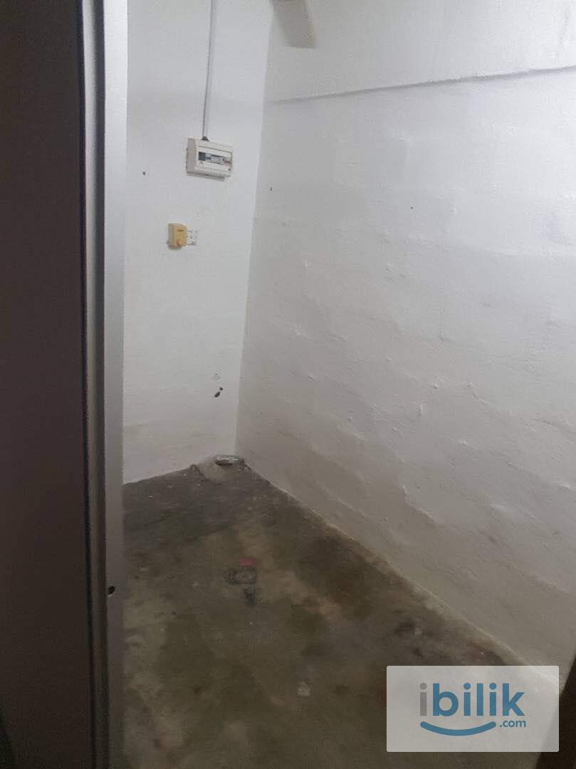 small room - Image 2