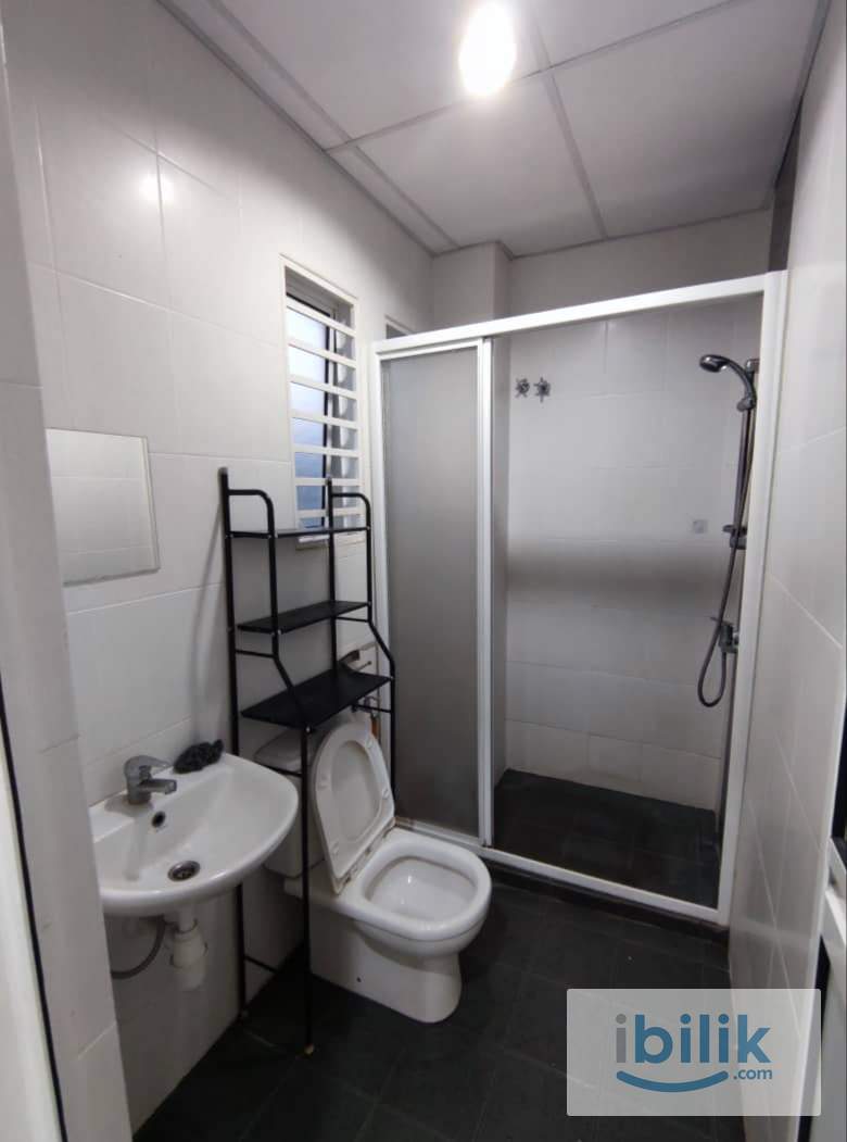 Master room with private bathroom - Image 6