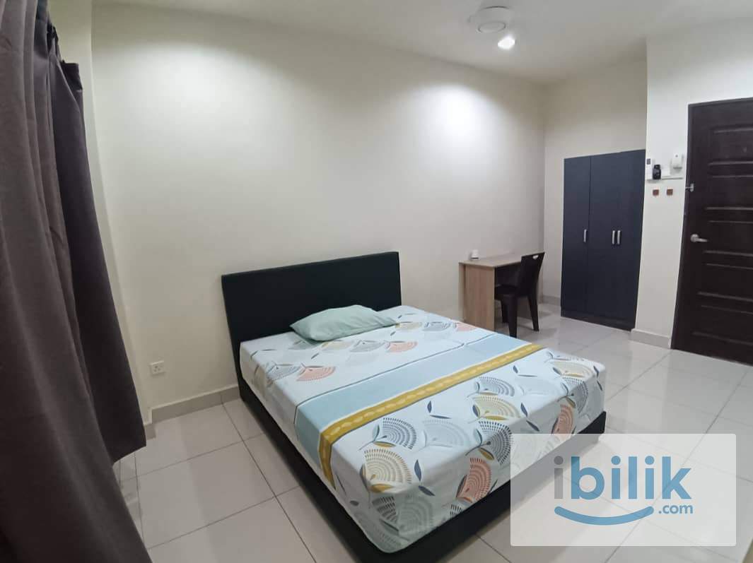 Cheap master bedroom - Image 1