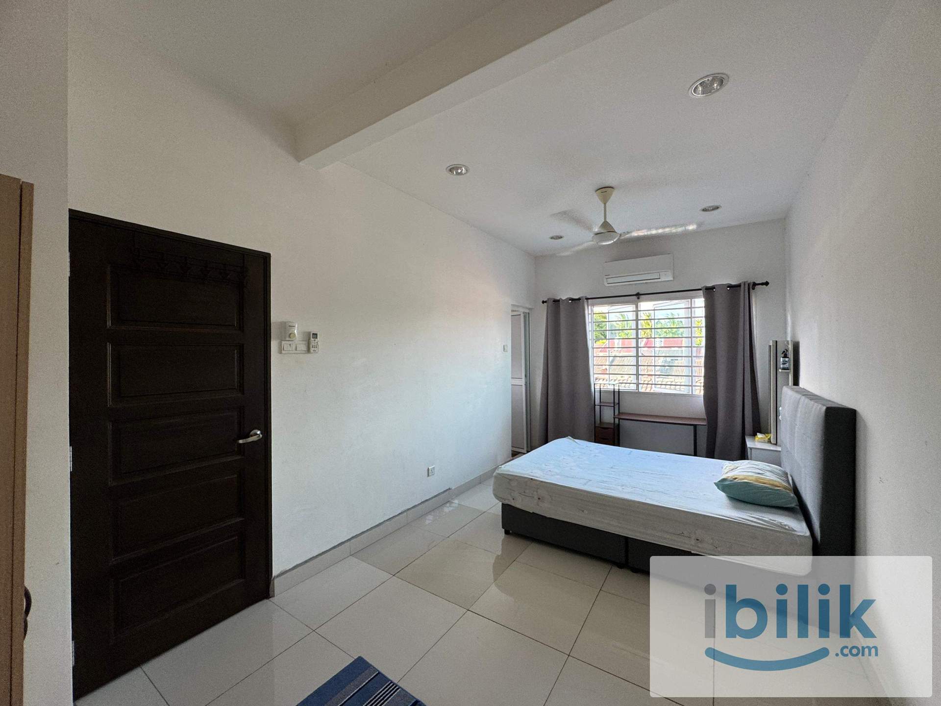 Cheap master bedroom with private bathroom - Image 6