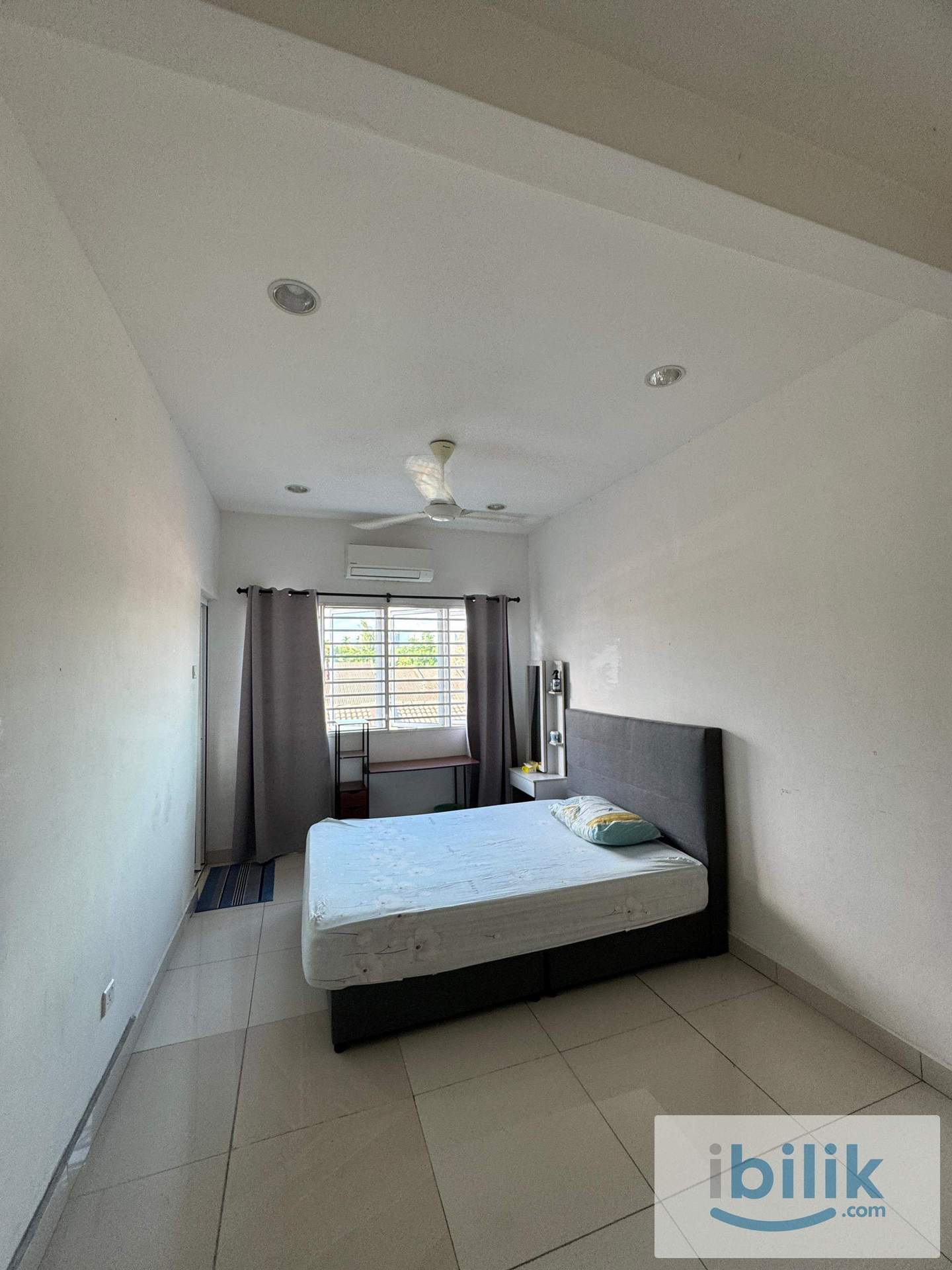 Cheap master bedroom with bathroom - Image 4