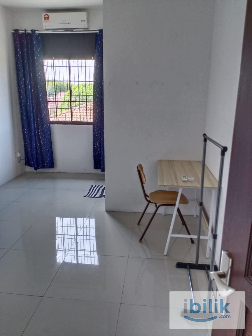 ROOM (MENTAKAB)  - Image 1