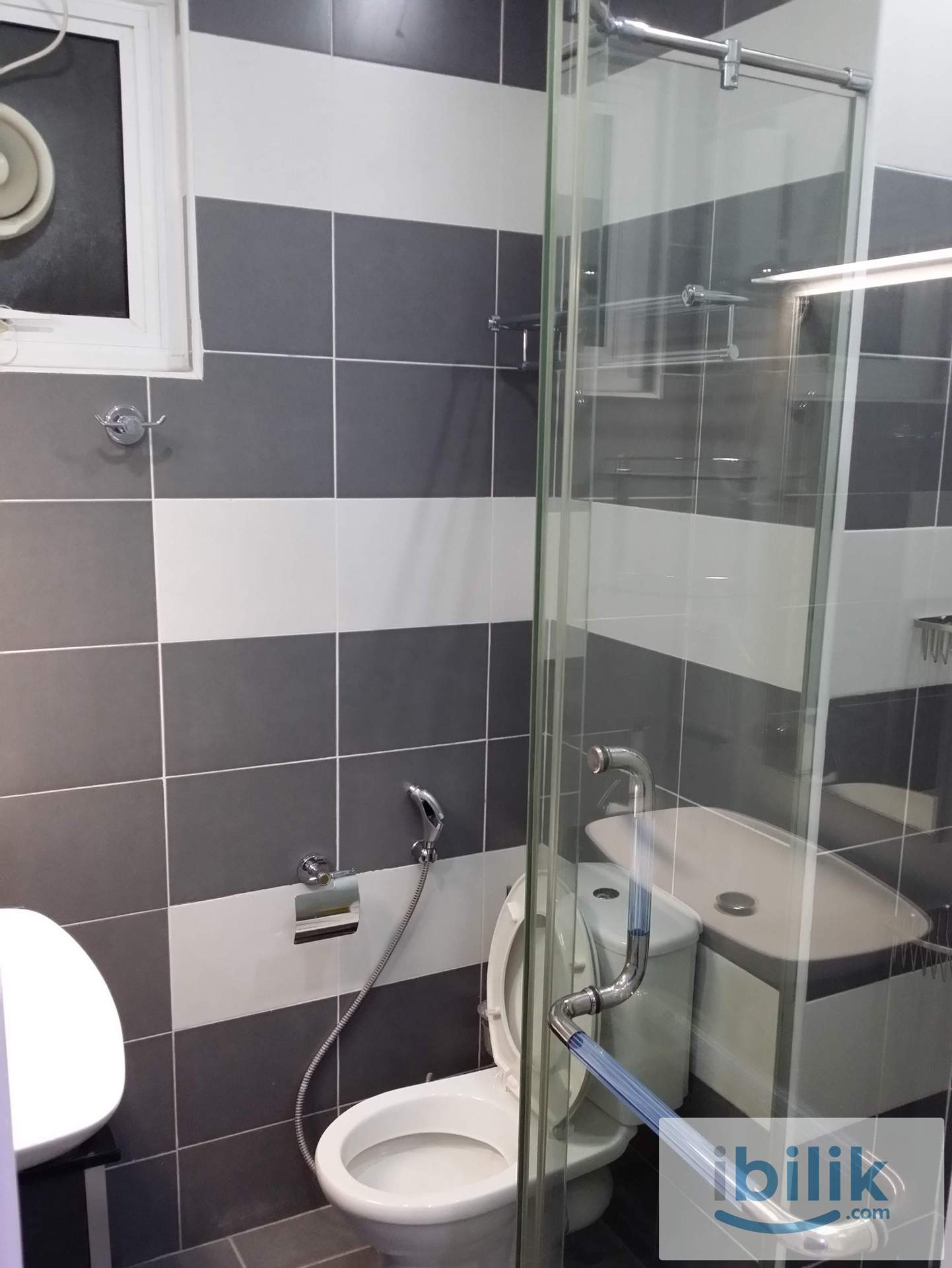 Middle Bedroom at i-Regency Condominium near to USM & Lotus (Fully Furnished). - Image 7