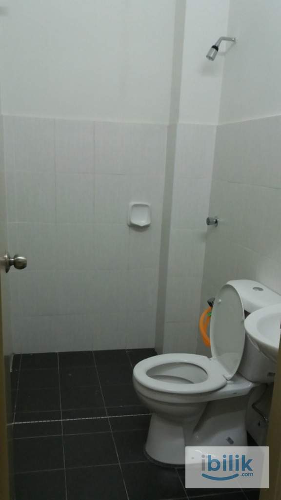 Room For Muslimah Durian Tunggal / Ayer Keroh - Image 2