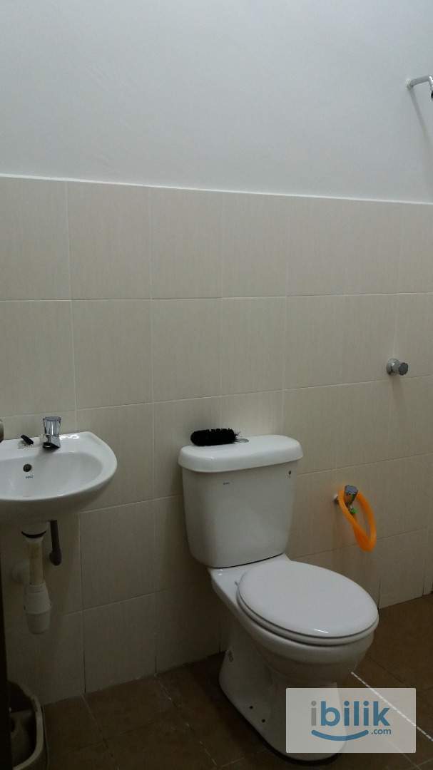 Room For Muslimah Ayer Keroh / Durian Tunggal - Image 2