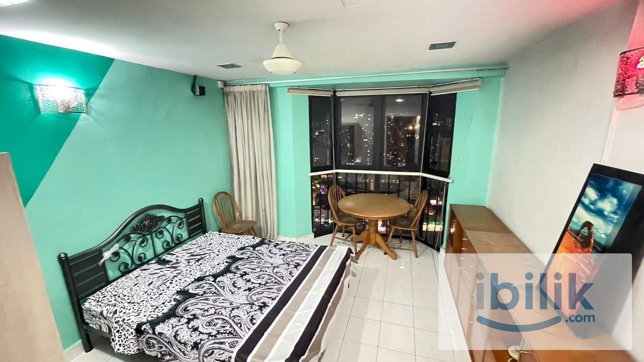 Female Middle Luxury Large Full window view Room at Bistari Condominium, Putra, near PWTC LRT TRX HKL - Image 1
