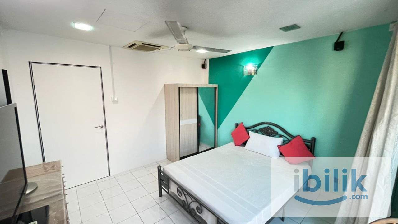 Female Middle Luxury Large Full window view Room at Bistari Condominium, Putra, near PWTC LRT TRX HKL - Image 4