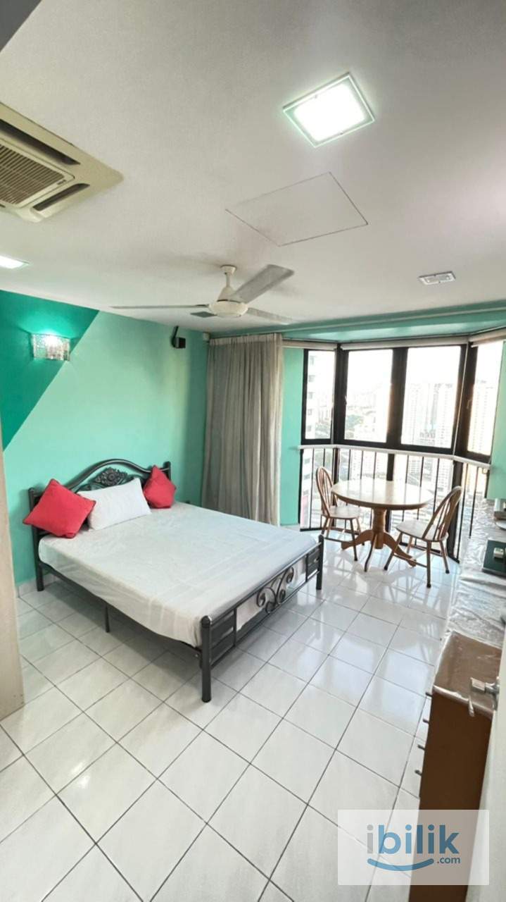 Female Middle Luxury Large Full window view Room at Bistari Condominium, Putra, near PWTC LRT TRX HKL - Image 5