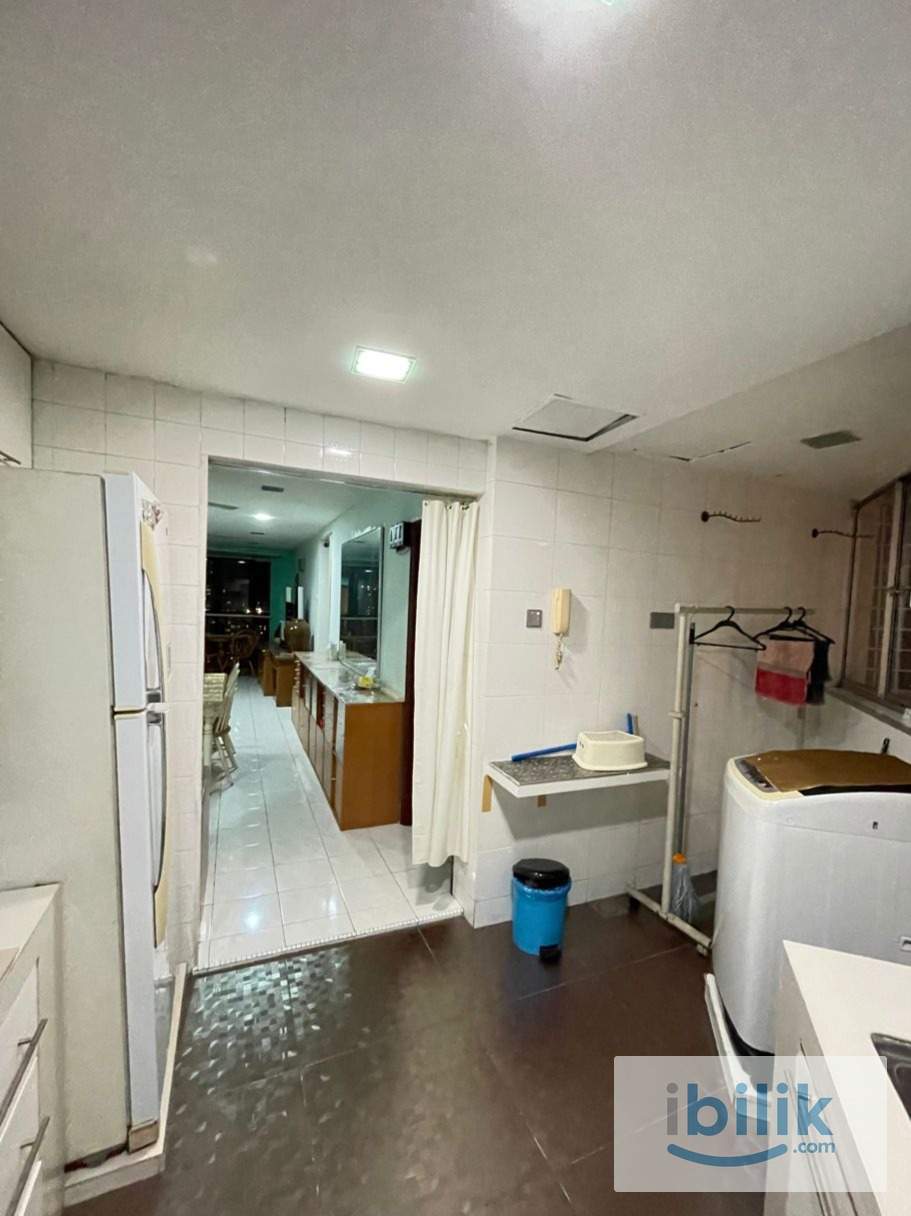 Female Middle Luxury Large Full window view Room at Bistari Condominium, Putra, near PWTC LRT TRX HKL - Image 8