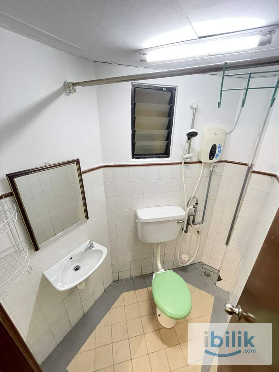 Female Mini Master Room attach bath Bistari WTC LRT Masjid India, KLCC, TRX, Pavilion, HKL - Image 8