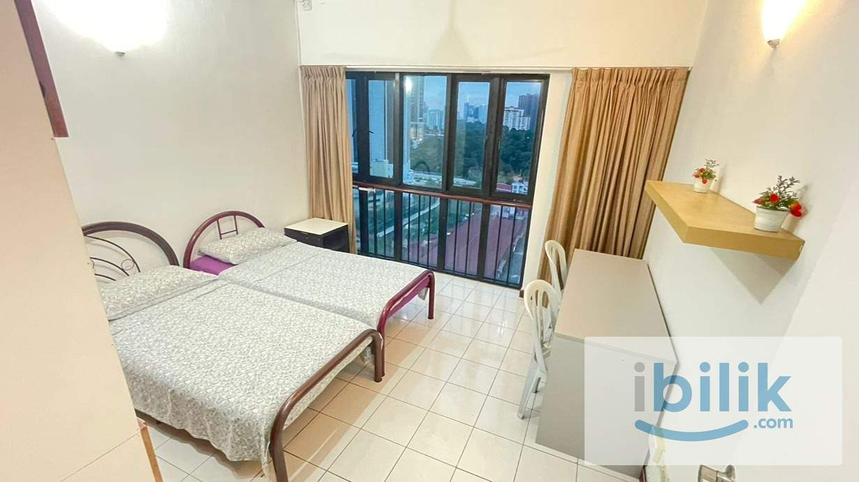 Luxury Bistari Big Balcony Window Middle room near PWTC LRT TRX HKL - Image 1