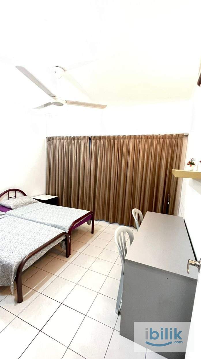 Luxury Bistari Big Balcony Window Middle room near PWTC LRT TRX HKL - Image 2