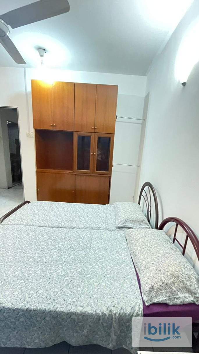 Luxury Bistari Big Balcony Window Middle room near PWTC LRT TRX HKL - Image 3