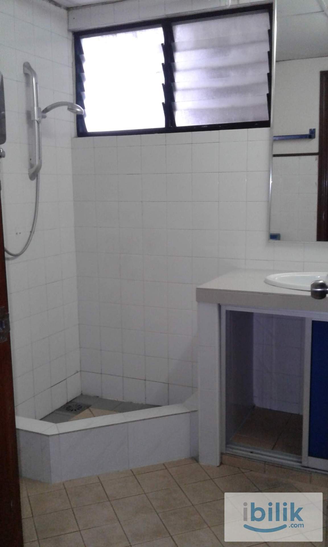 Luxury Bistari Big Balcony Window Middle room near PWTC LRT TRX HKL - Image 10