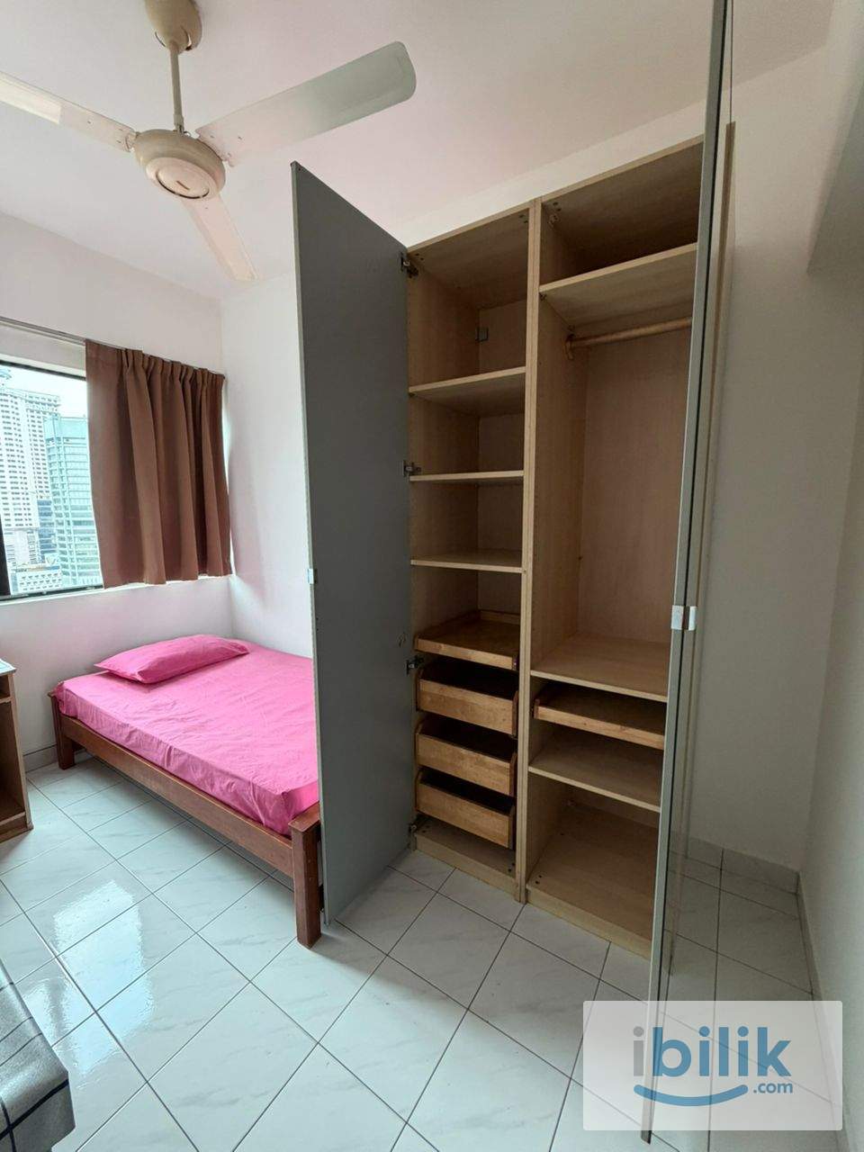 Single Middle Room Bistari LRT MRT Monorail KLCC TRX Bukit Bintang GHKL city centre - Image 1