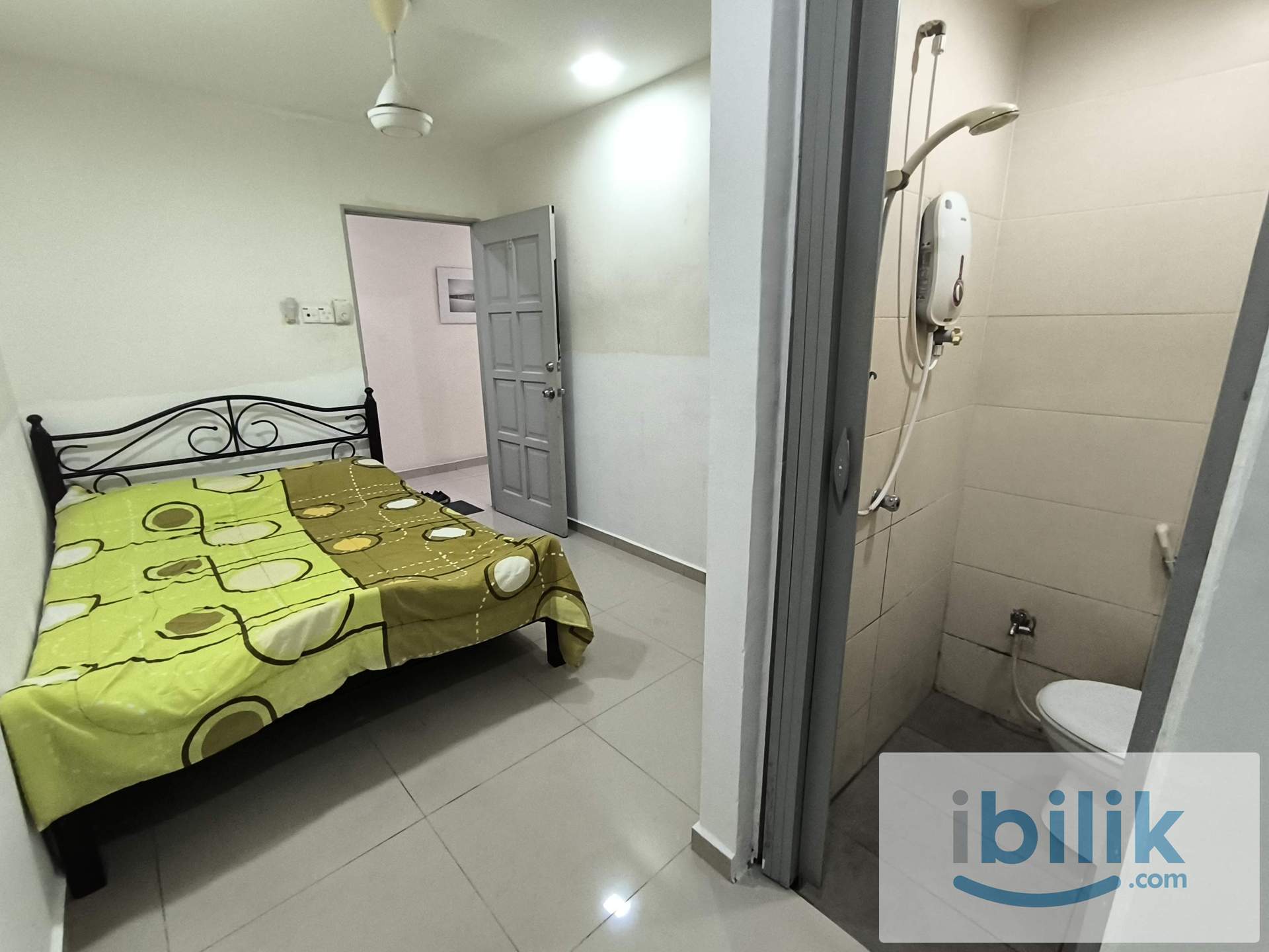 Ampang Bilik Sewa / Master Room (Free Wifi and Parking) - Image 1
