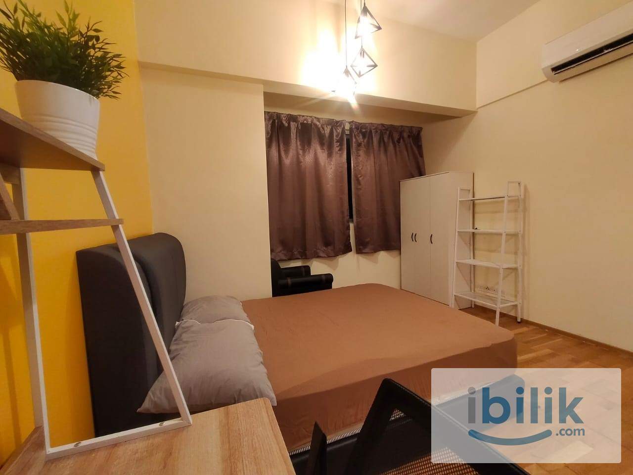 Female Master Room at Elevia Residences, Bandar Puchong Utama/Tasik Priima - Image 4