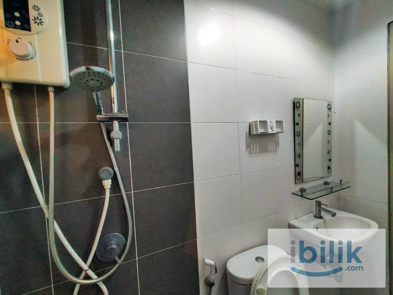 Female Unit Medium Room at Pacific Place, Ara Damansara (Near Kelana Jaya/Glenmarie) - Image 6