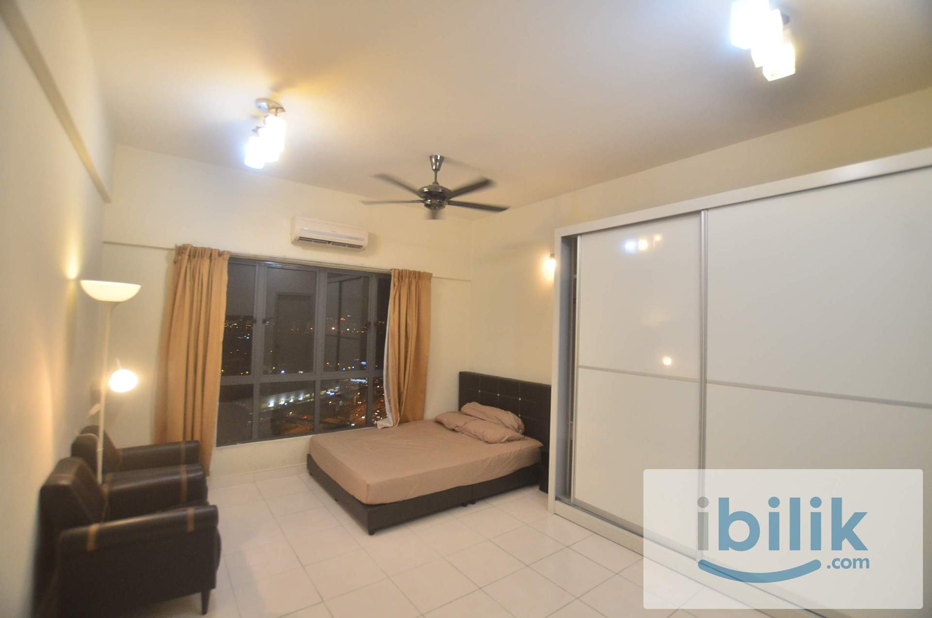 Setiawalk Master Room with Balcony, Pusat Bandar Puchong - Image 1