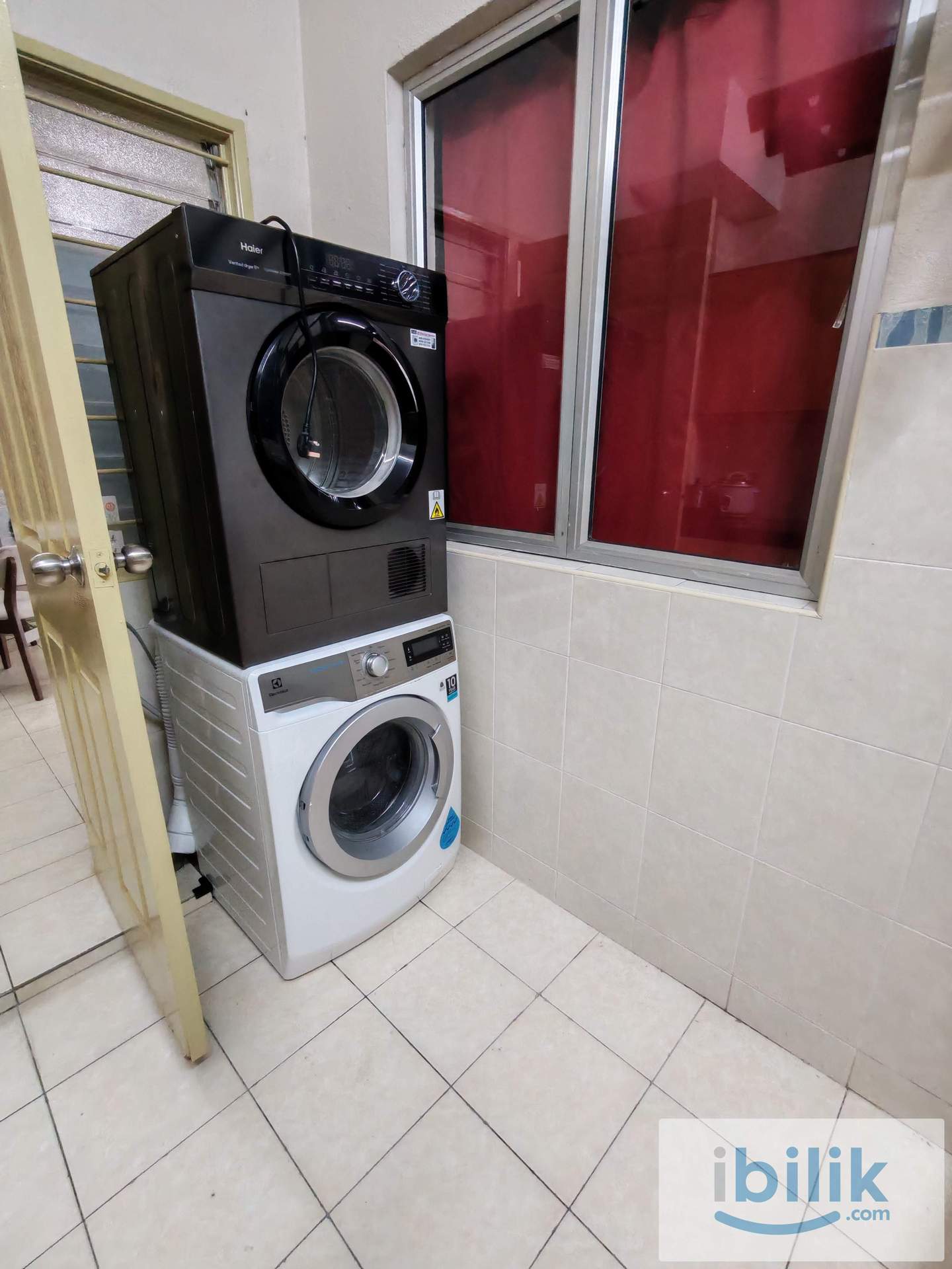 ==Mix Unit==Medium Room for Rent at👉 Suriamas Condominium - Image 5