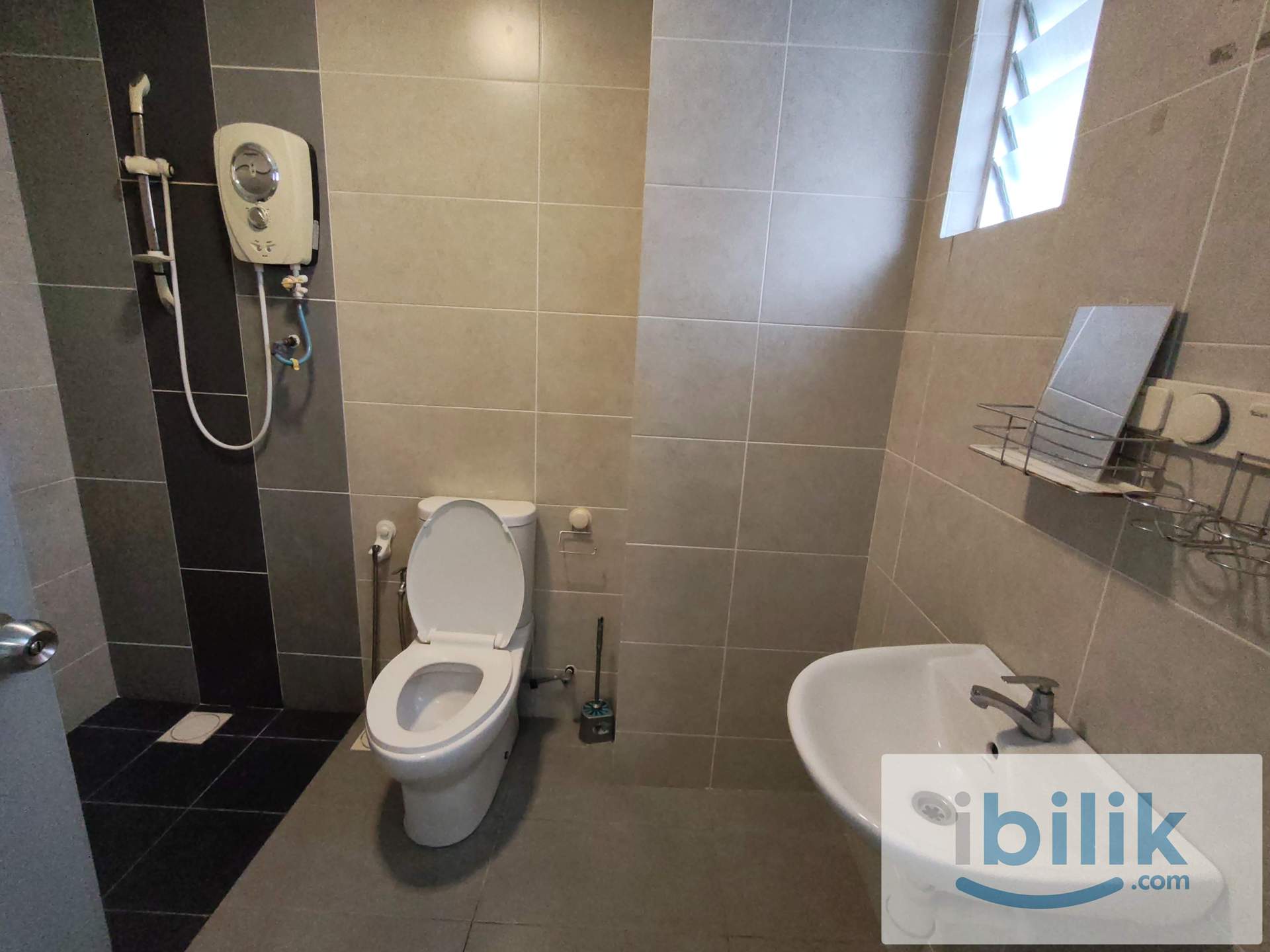 ==Female Only==Master Bedroom for Rent at Bukit Jalil - Image 3
