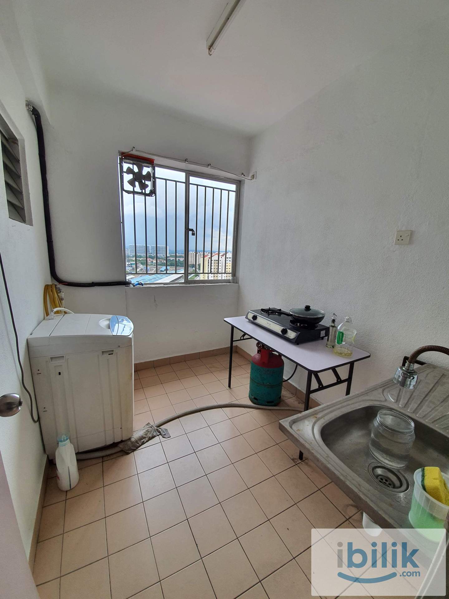 Female Single Room For Rent (1 MIN TO LRT Lembah Subang) - Image 4