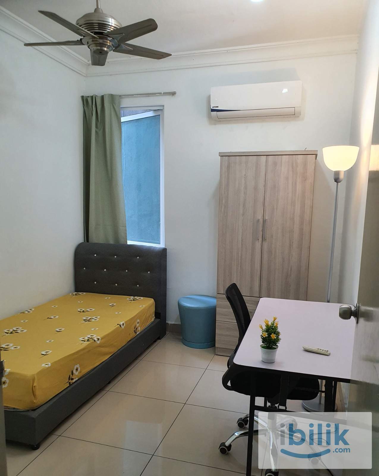 SINGLE ROOM FOR RENT (FEMALE UNIT)(NEXT TO LRT ARA DAMANSARA) - Image 1
