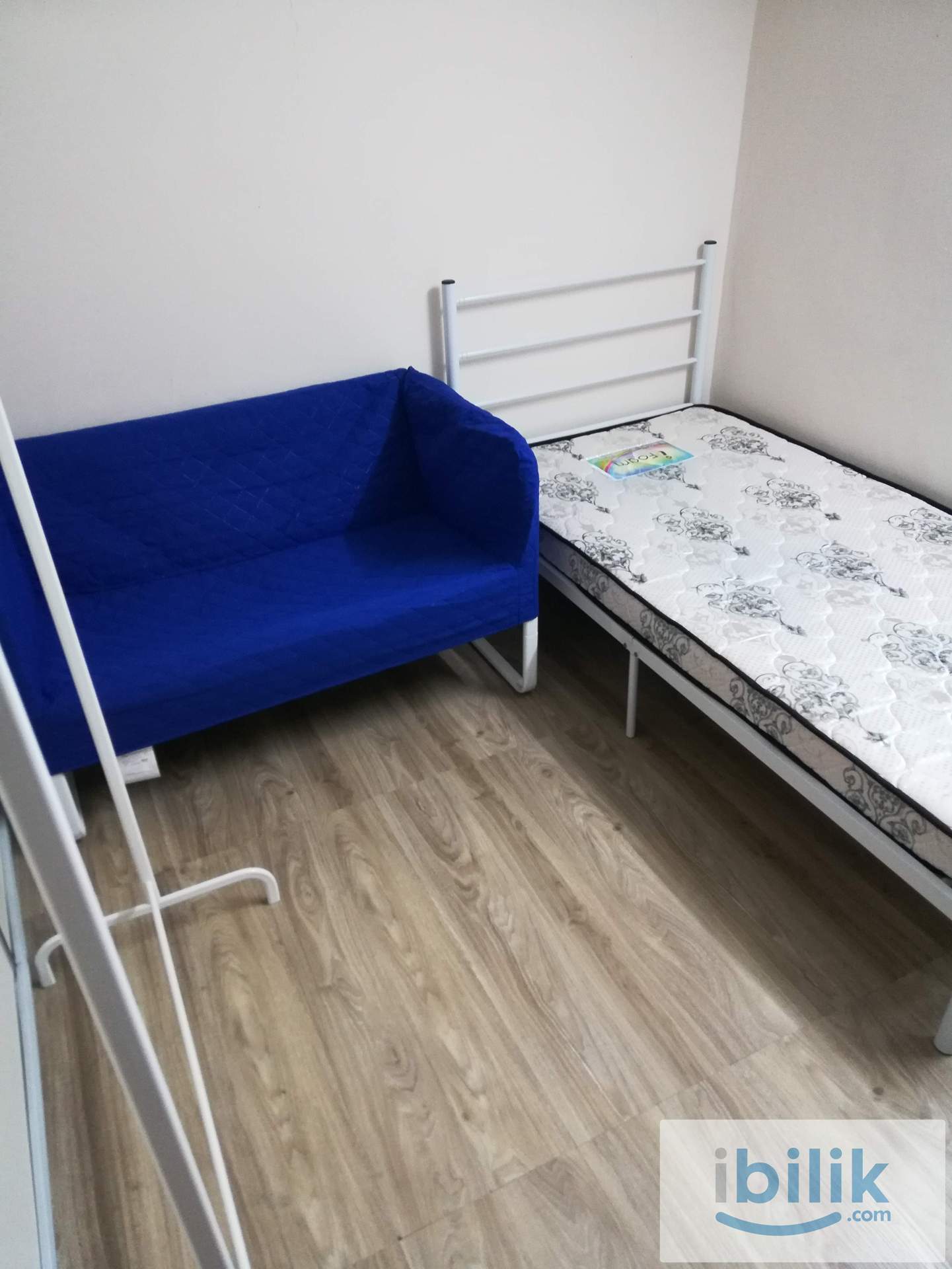 Single Room in Taman Perling (walking distance to bus stop CW3 to Tuas)  - Image 1