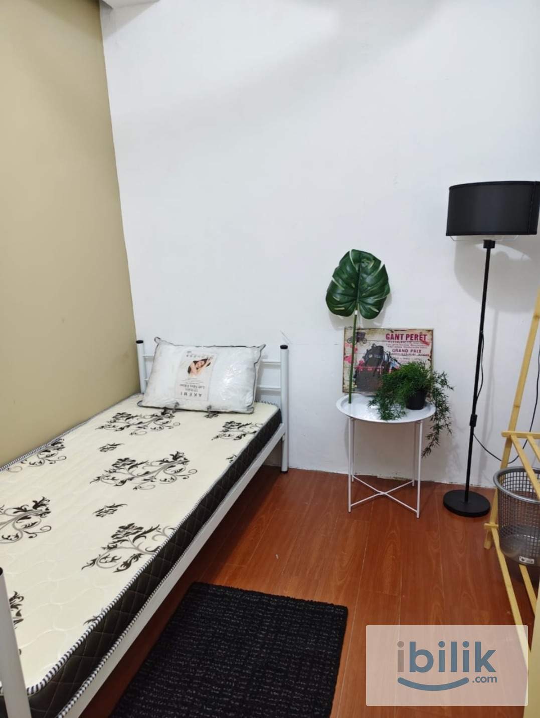Single Room in Taman Tampoi Utama near Perling  - Image 1