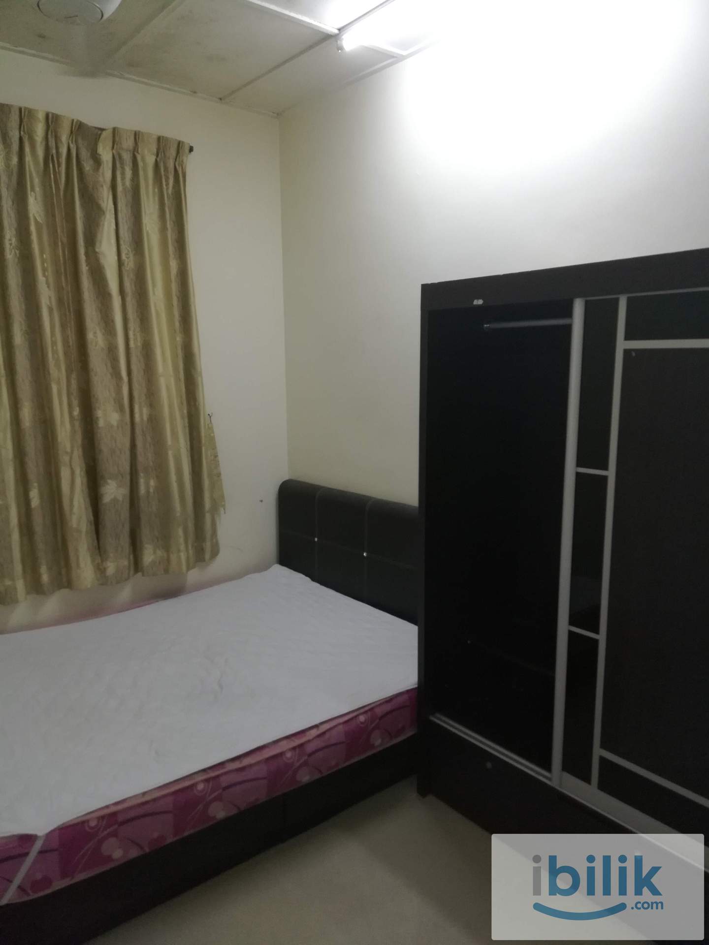 Medium Room in Bukit Indah (walking distance to bus stop CW3 to Tuas)  - Image 1