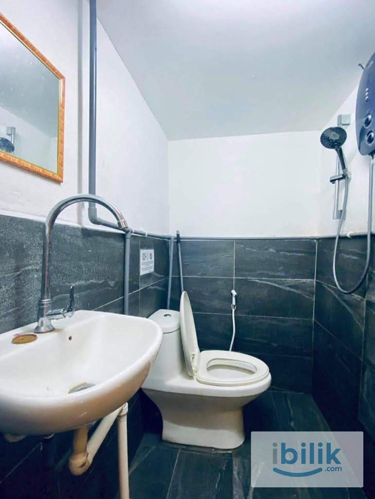 Aircon Fully Furnished Medium Room to let PJS 9/Sunway Pyramid  - Image 2