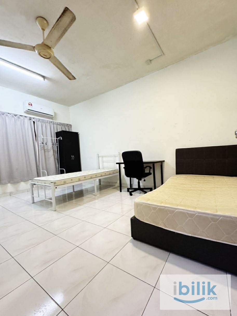 Zero deposit Walking Distance LRT Kelana Jaya Room in SS4 For Rent! - Image 1
