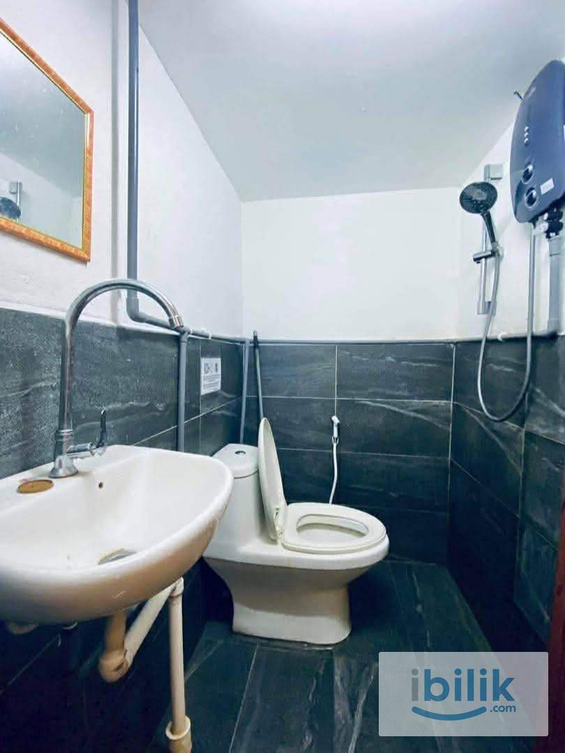 Middle Room to let at Desa Kiara, TTDI near MRT station - Image 2