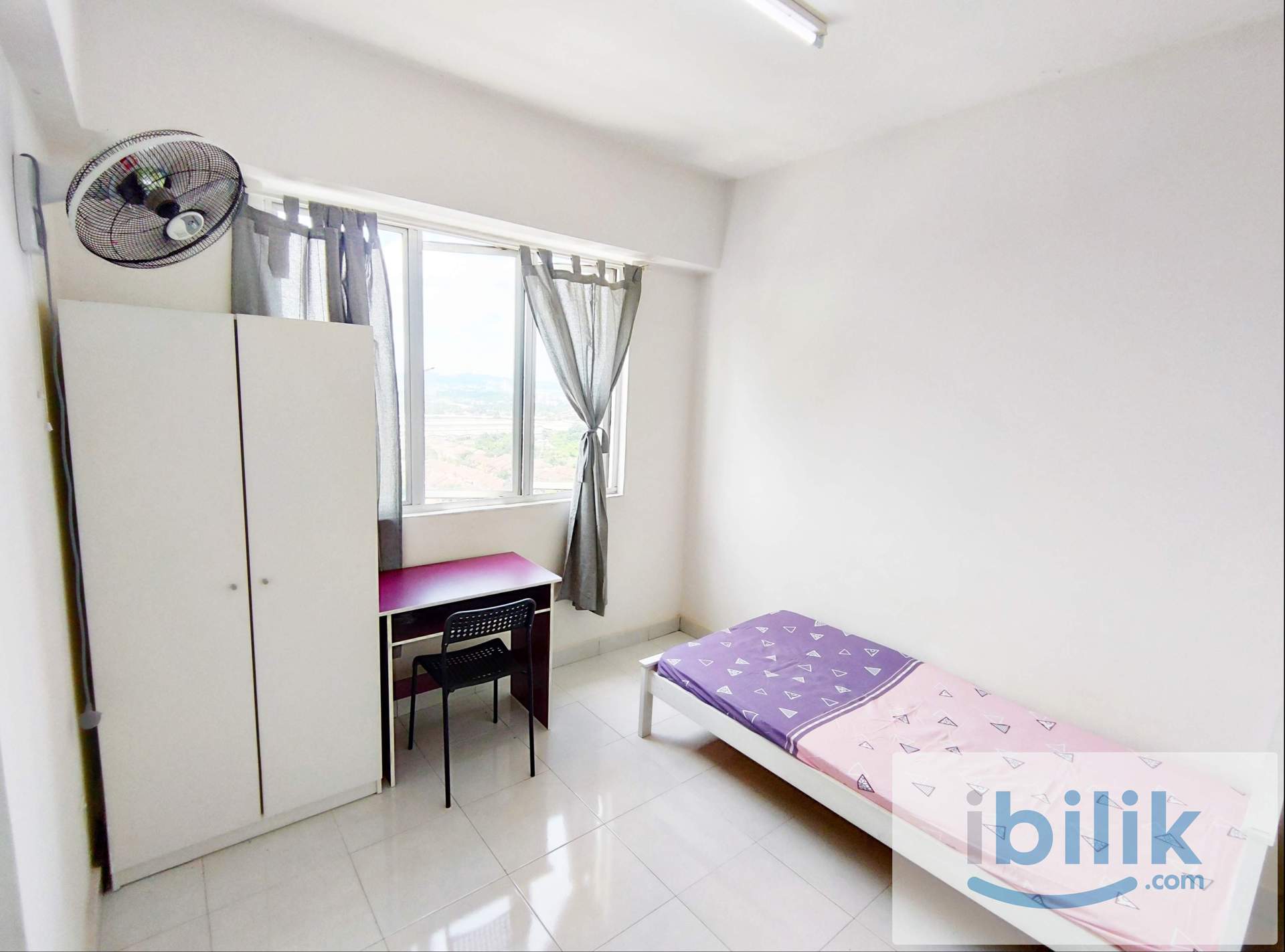 Middle Room - Image 1