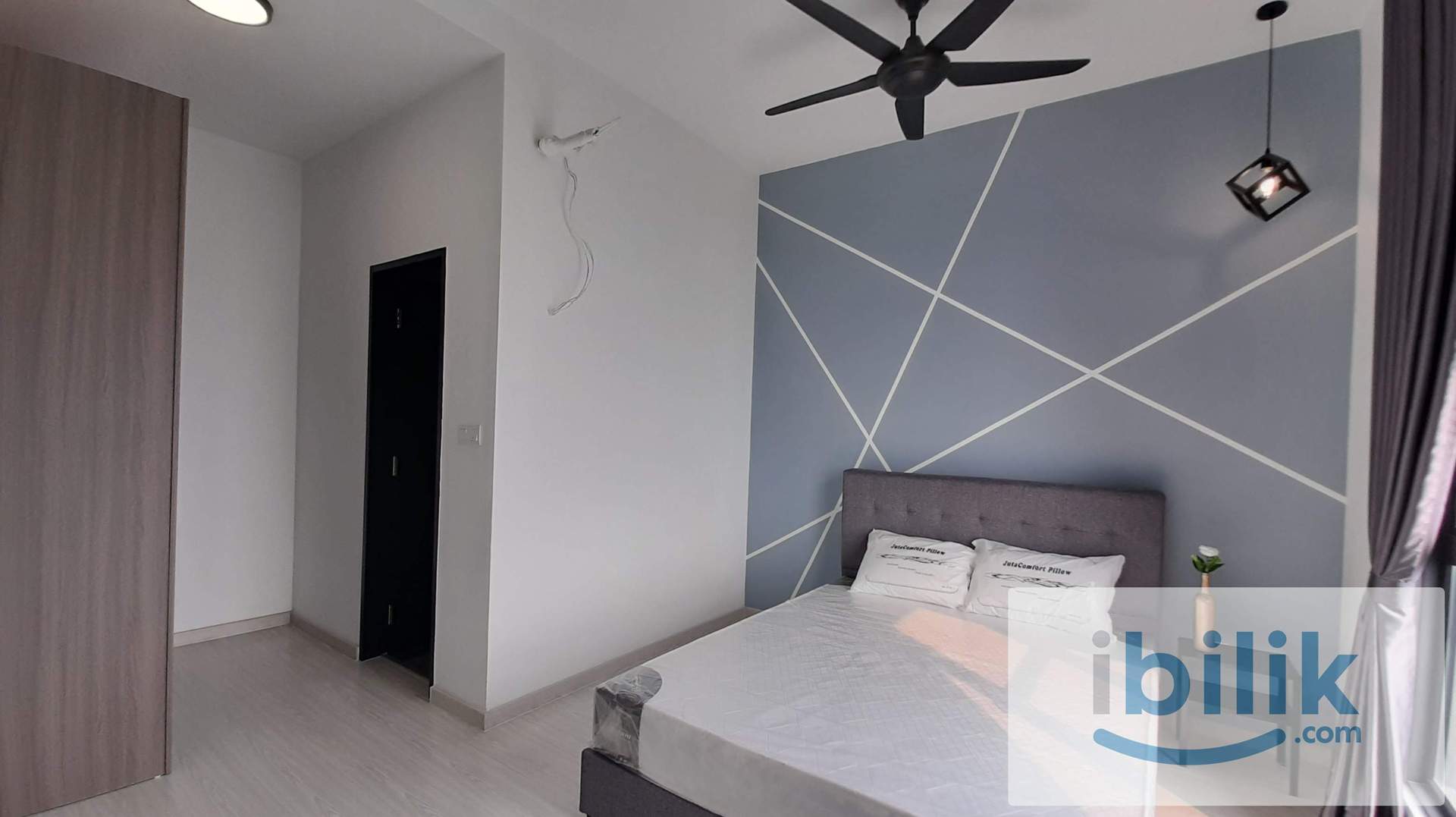 Designer suite Master Bedroom with attached bath & Aircond - Image 1