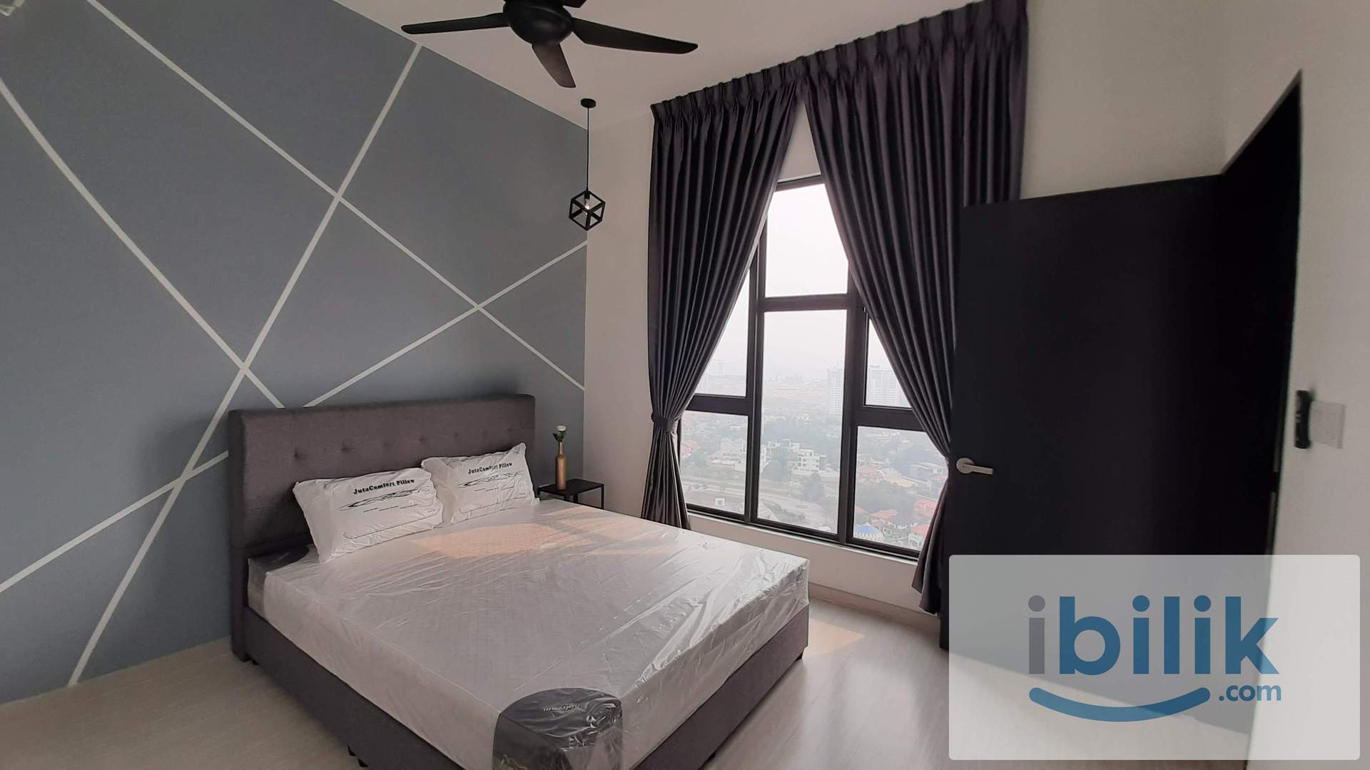 Designer suite Master Bedroom with attached bath & Aircond - Image 1