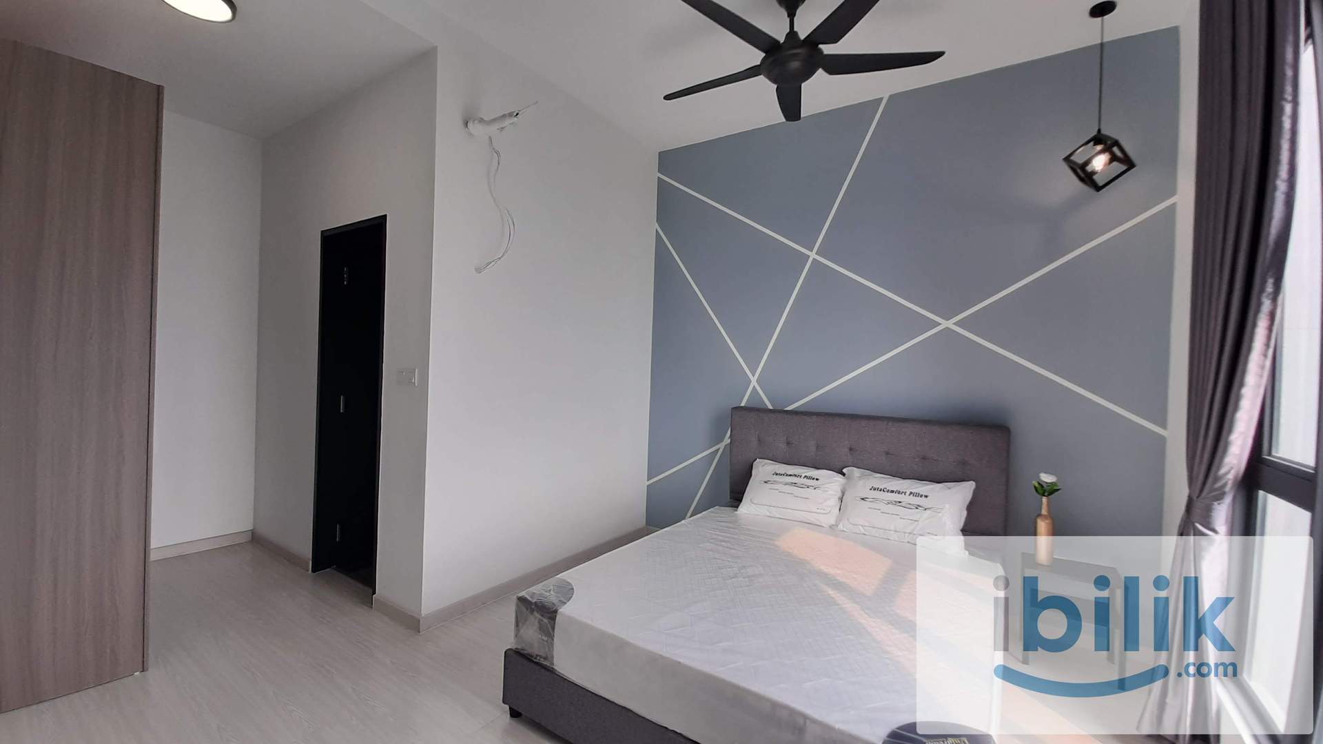 Designer suite Master Bedroom with attached bath & Aircond - Image 2