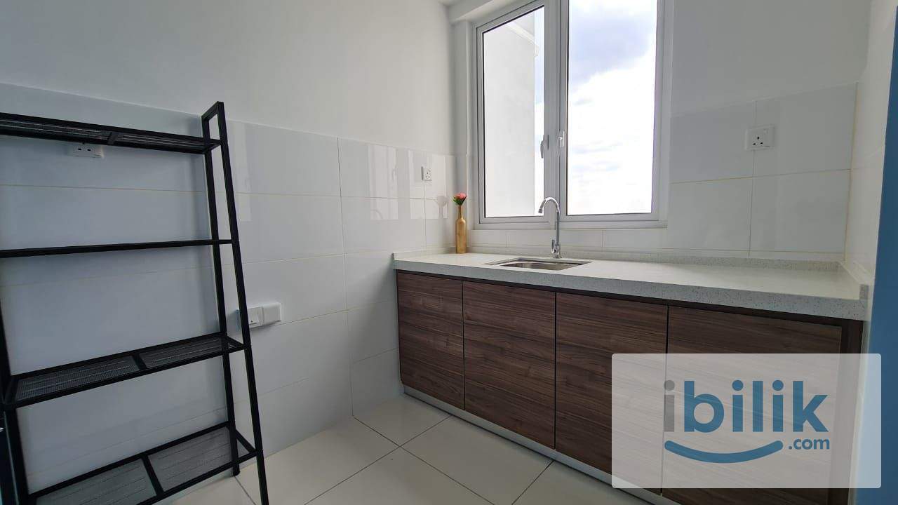 Designer suite Medium Bedroom with Aircond @ Ryan & Miho nearby Jaya One - Image 6