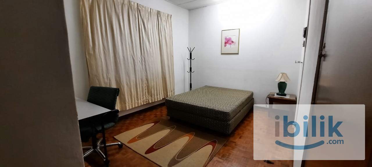 COMFY Master room @ Landed House behind Paradigm Mall & opposite Kelana Square, SS7, Kelana Jaya, PJ - Image 1